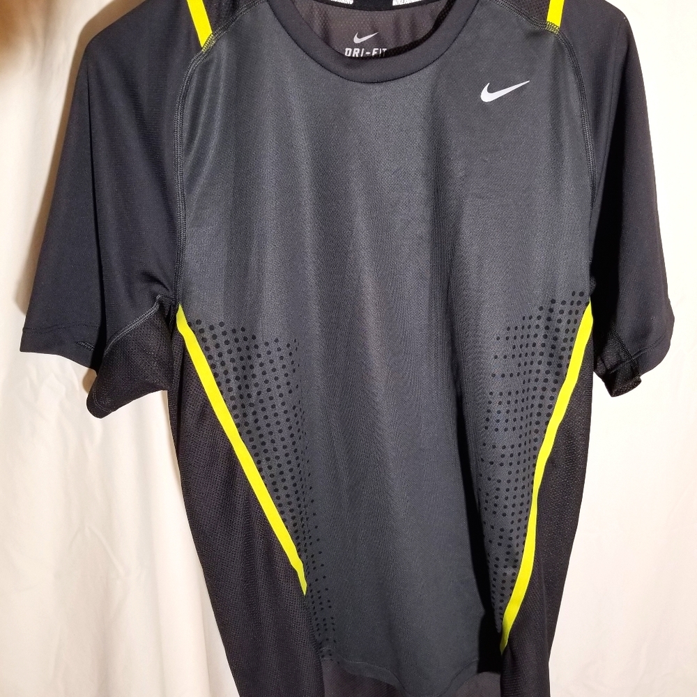 Mens Nike Running Dri FIT Shirt Black with Neon Yellow Reflectors Poly Mesh Sz M